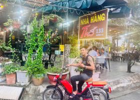 DỊCH VỤ VẼ TRANH KHÔNG GIAN QUÁN NHẬU – TẠO MỘT KHÔNG GIAN VUI TƯƠI, ẤM CÚNG, ĐẦY SẮC MÀU