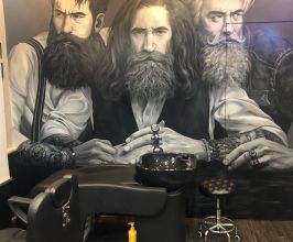 Tạo dấu ấn riêng cho Barber Shop bằng nghệ thuật trên tường