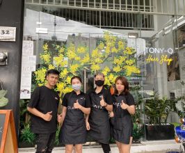Mang sắc xuân lên những mảng kính