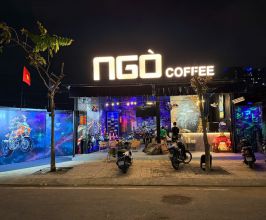 Vẽ Tranh Tường Quán Coffee – Phong Cách Đường Đua Kết Hợp Phố Hong Kong & Moto 3D Đầy Ấn Tượng
