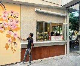 Vẽ Tranh Tường Hoa Đào Cho Không Gian Quán Cà Phê Tại Biên Hòa