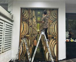 Vẽ tranh 3D cửa cuốn hầm rượu – Biến cửa cuốn thành tác phẩm nghệ thuật